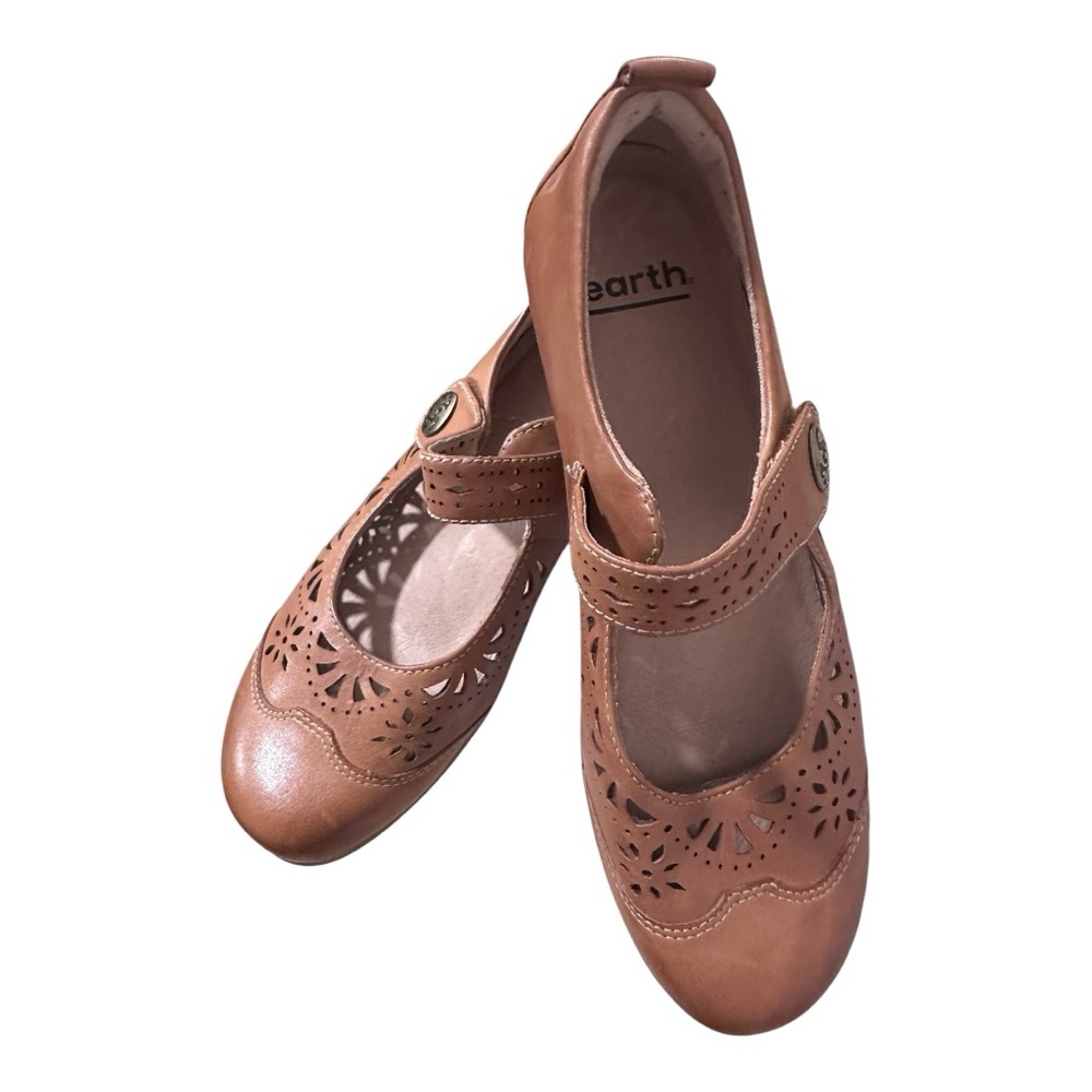 Earth Tan Leather Cut-Out Mary Janes Size 9 - Picture 2 of 3